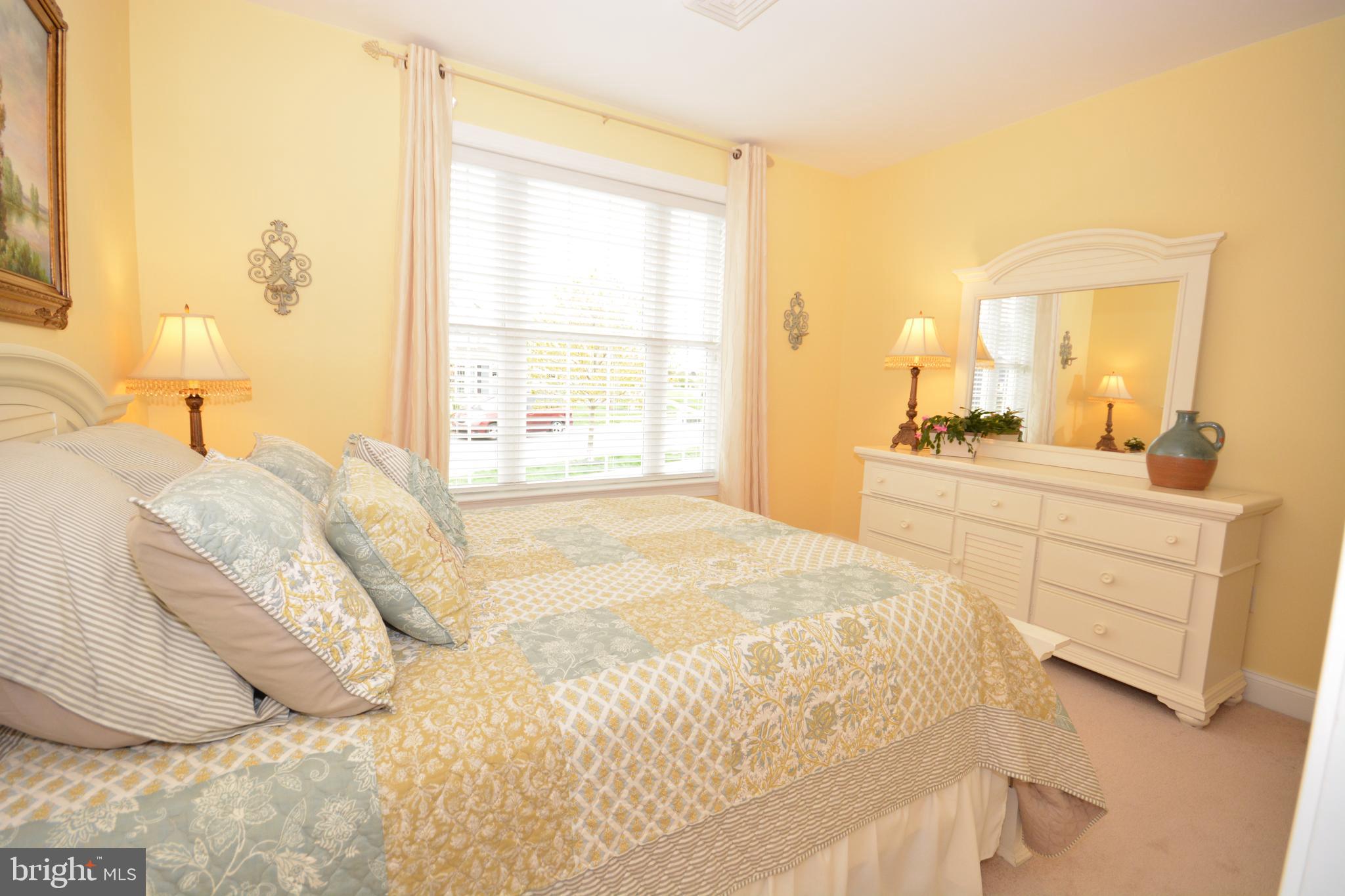 HOME TOWNE SQUARE - Residential