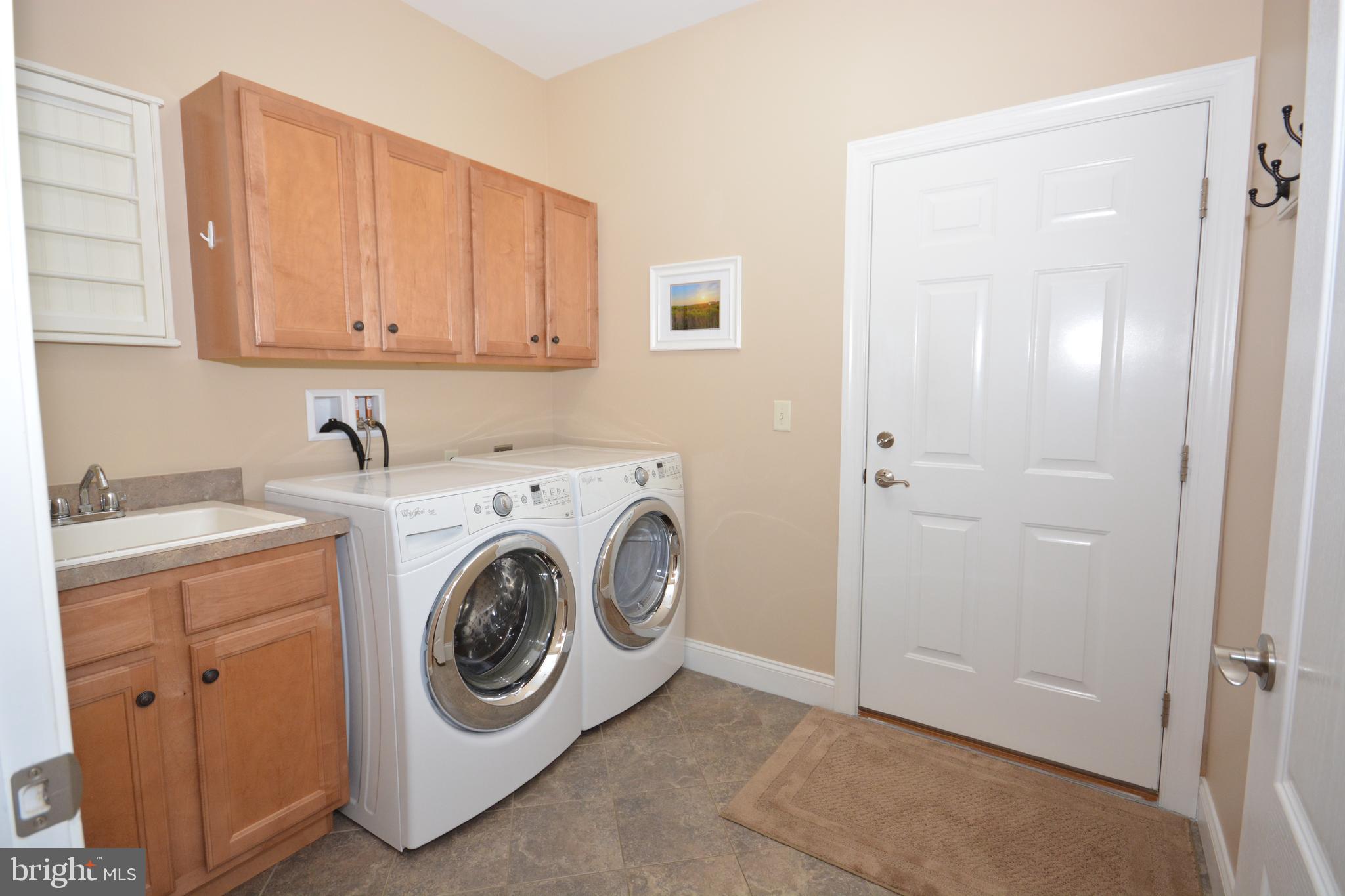 HOME TOWNE SQUARE - Residential