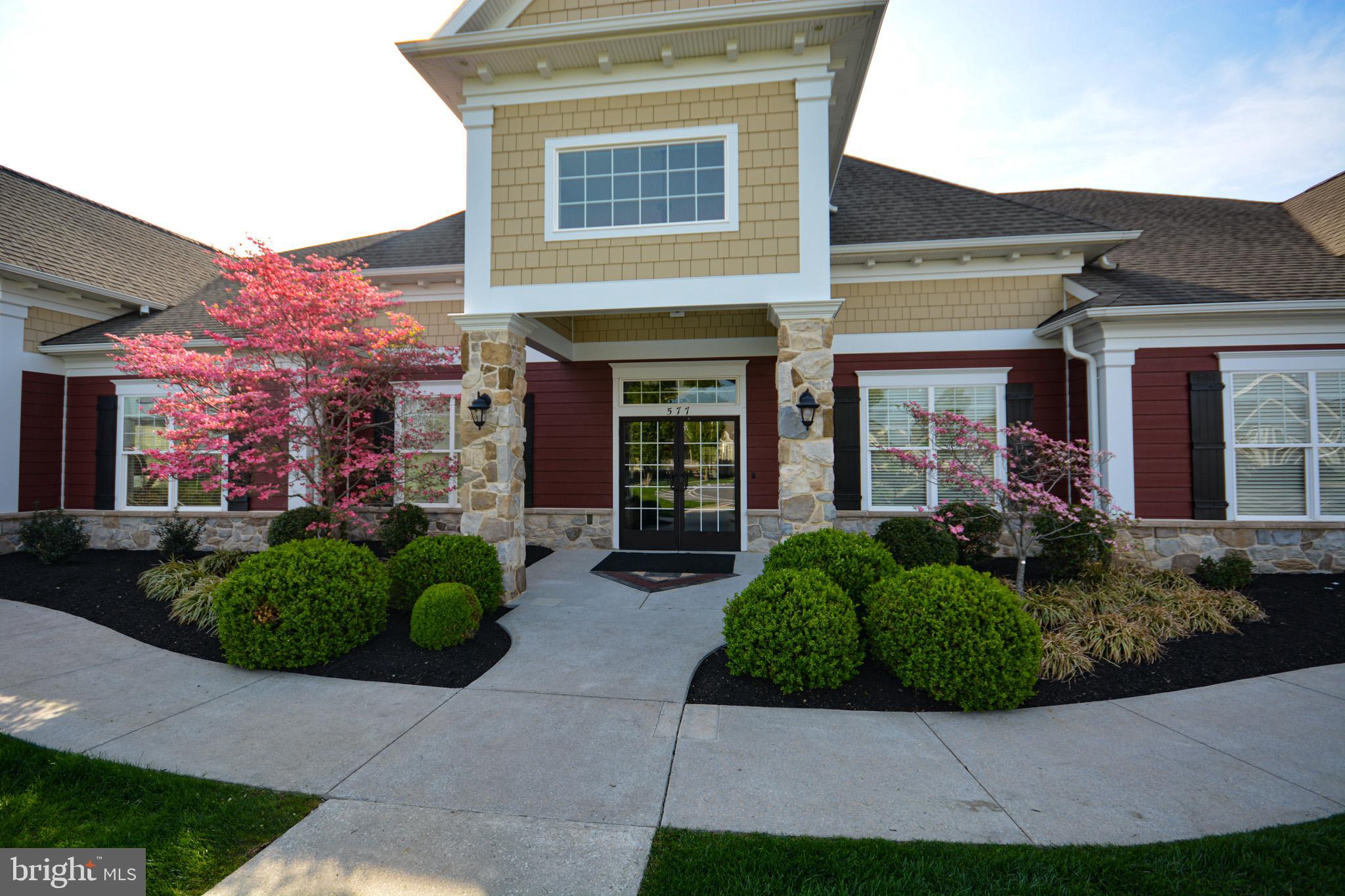 HOME TOWNE SQUARE - Residential