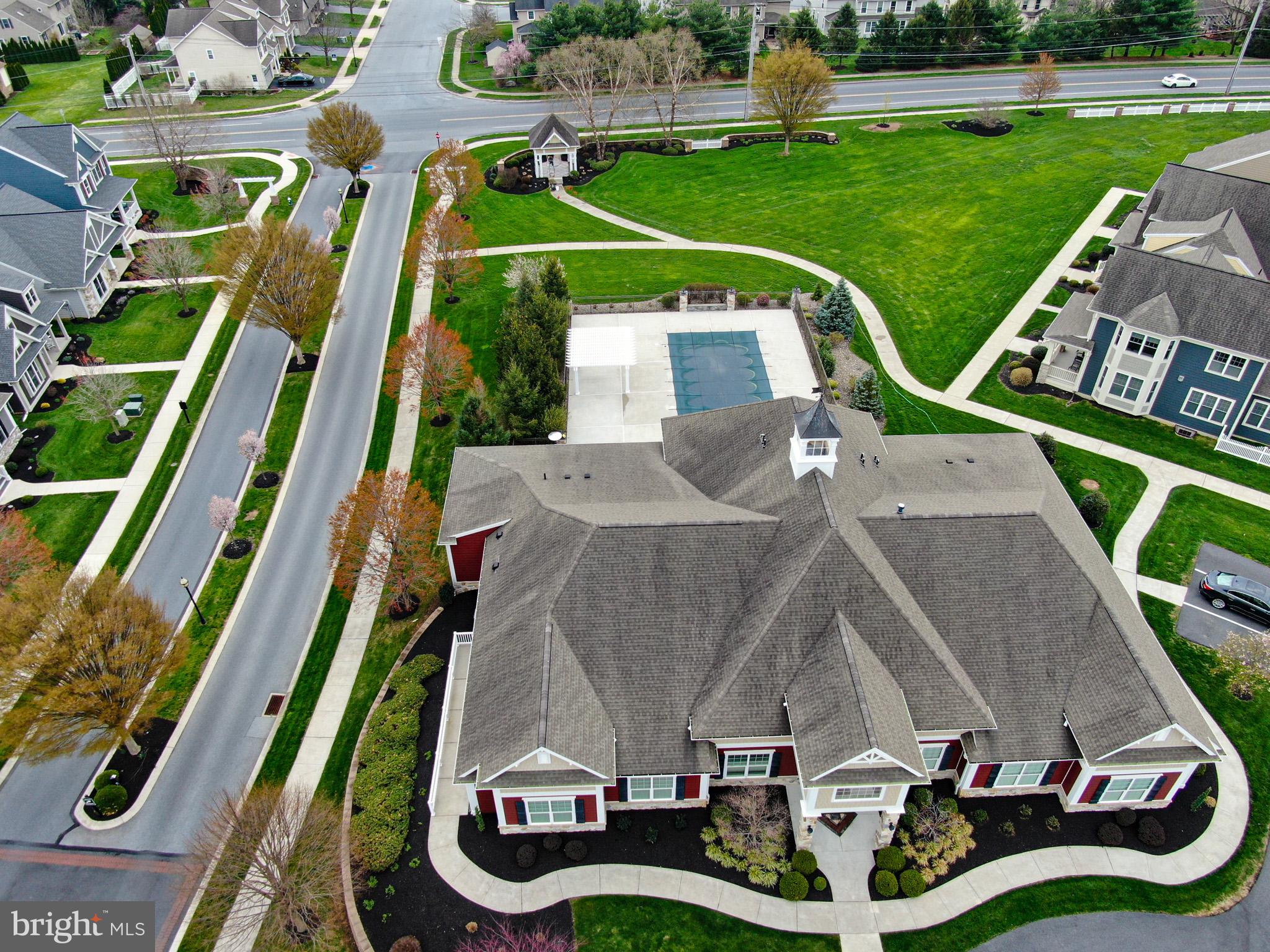 HOME TOWNE SQUARE - Residential