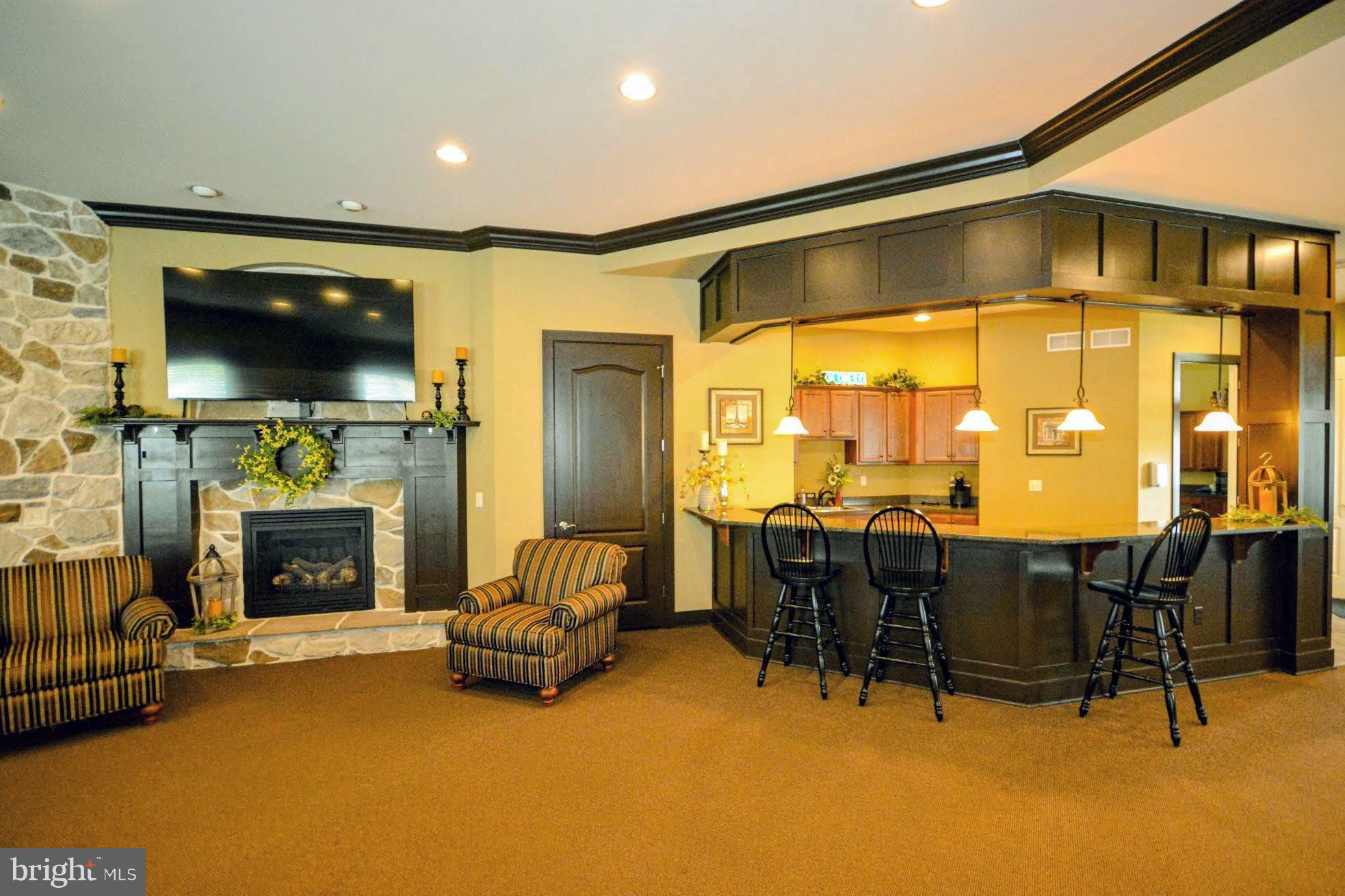 HOME TOWNE SQUARE - Residential