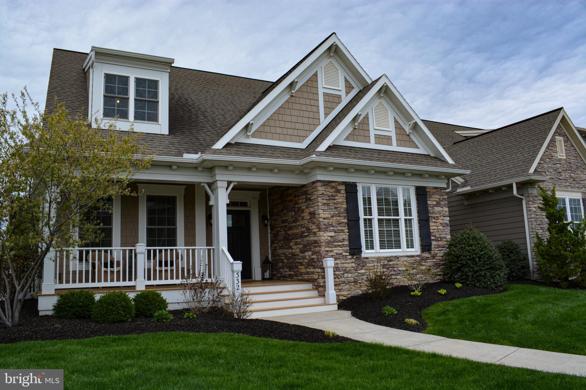 HOME TOWNE SQUARE - Residential