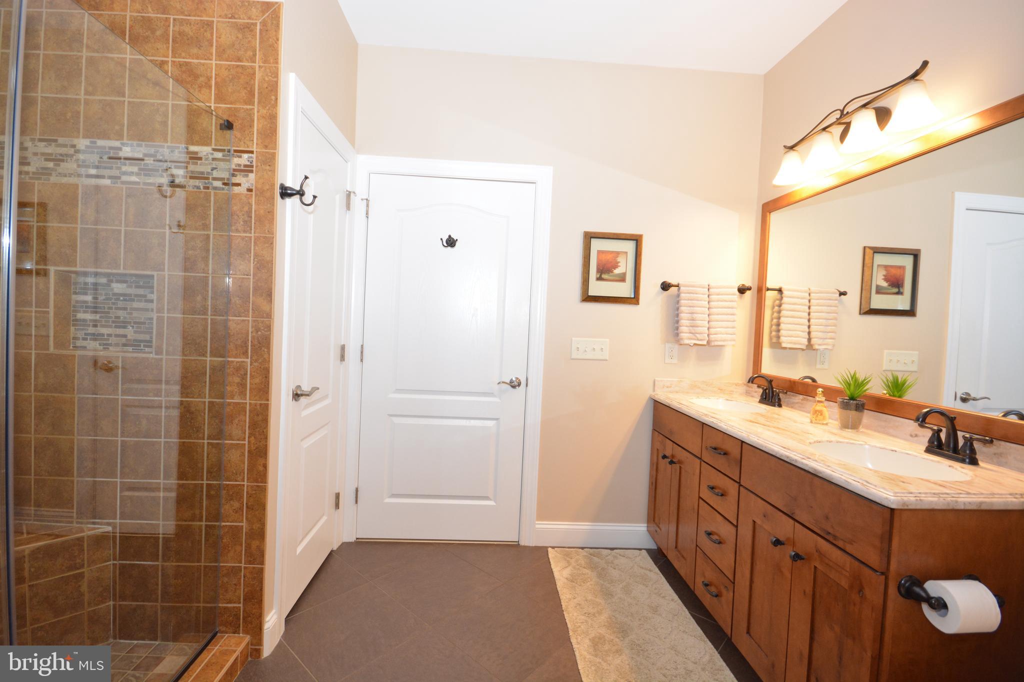 HOME TOWNE SQUARE - Residential