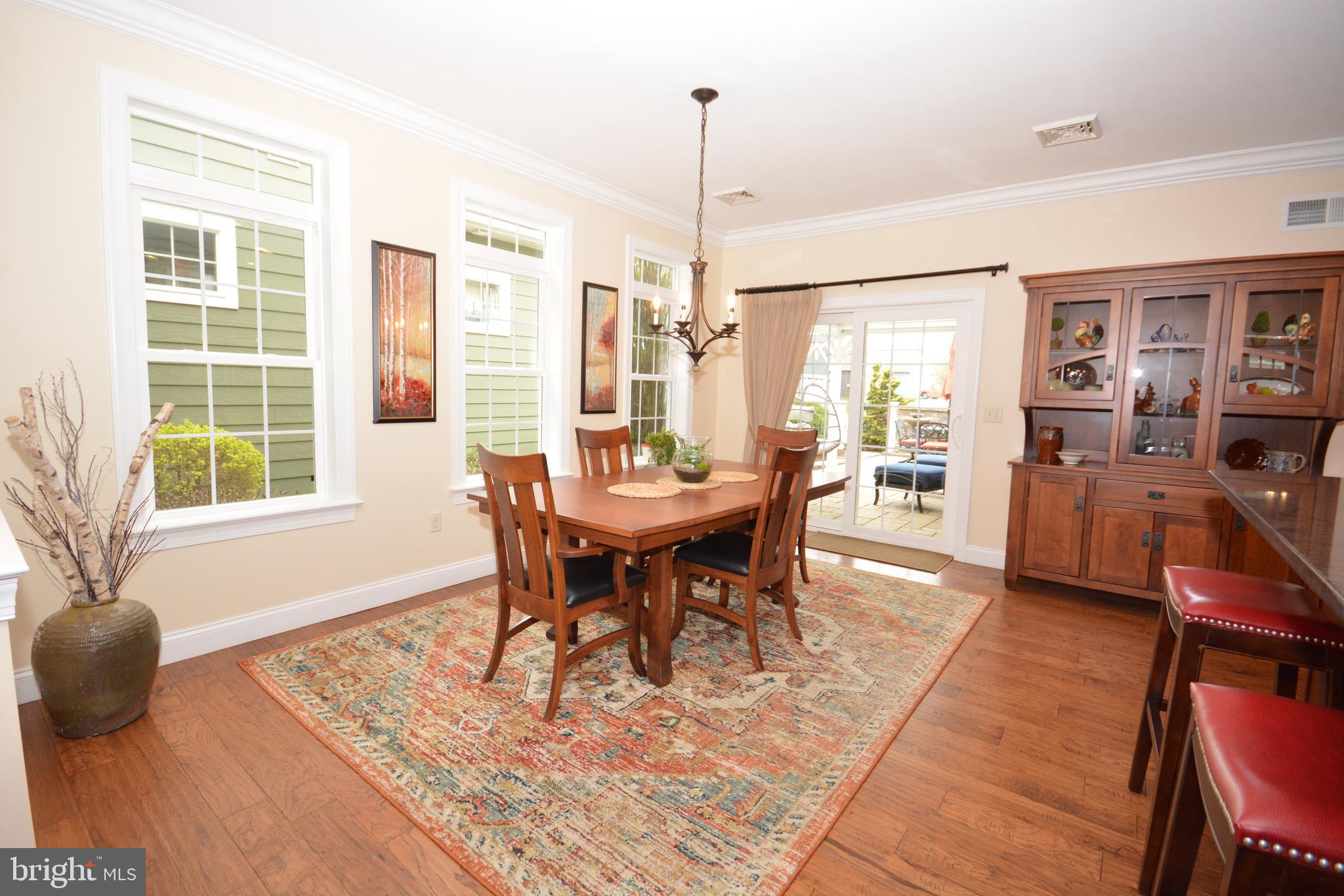 HOME TOWNE SQUARE - Residential