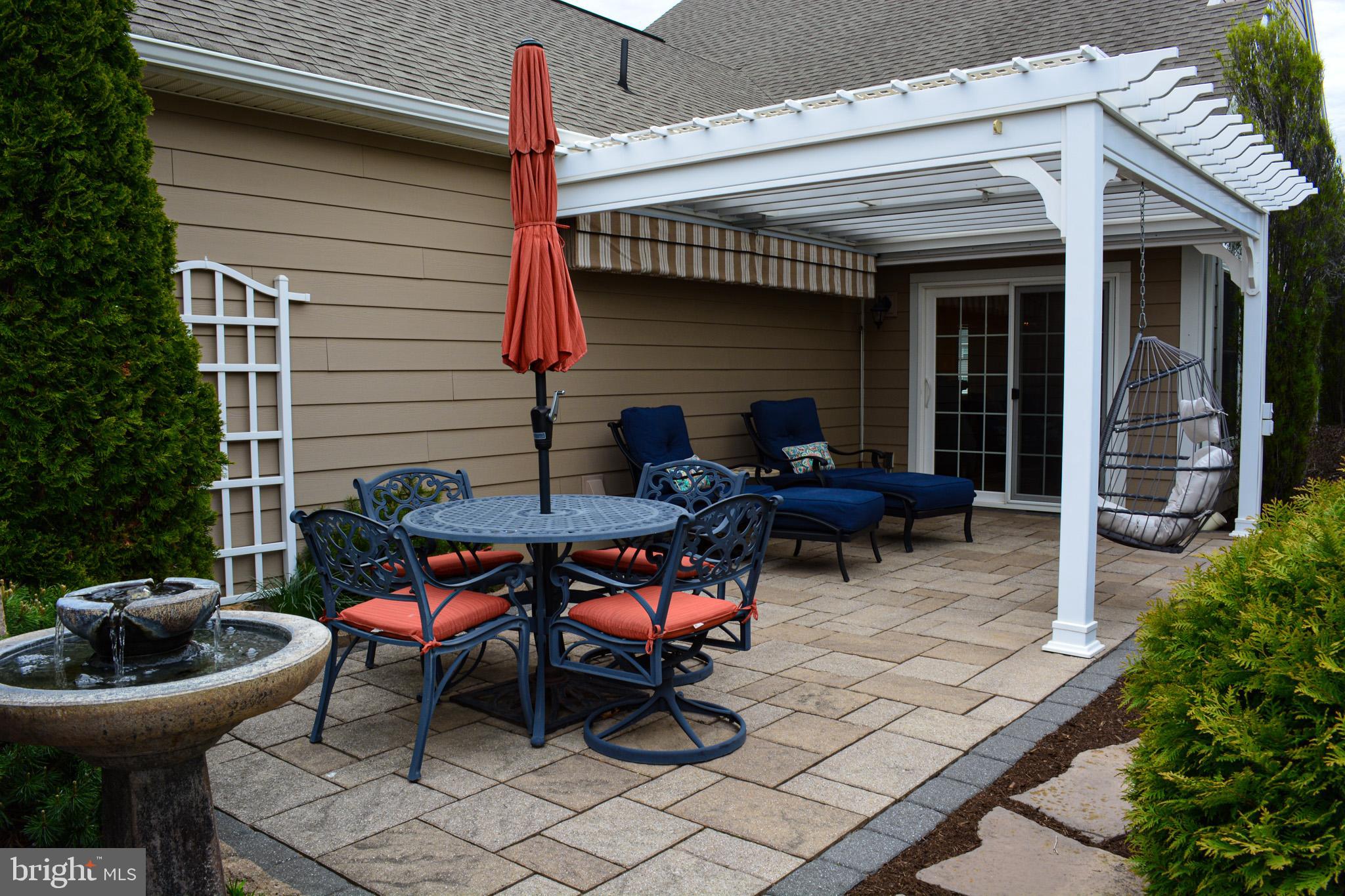 HOME TOWNE SQUARE - Residential