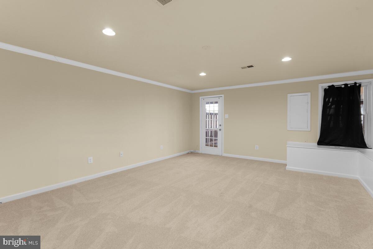 GUNNERS LAKE VILLAGE - Residential