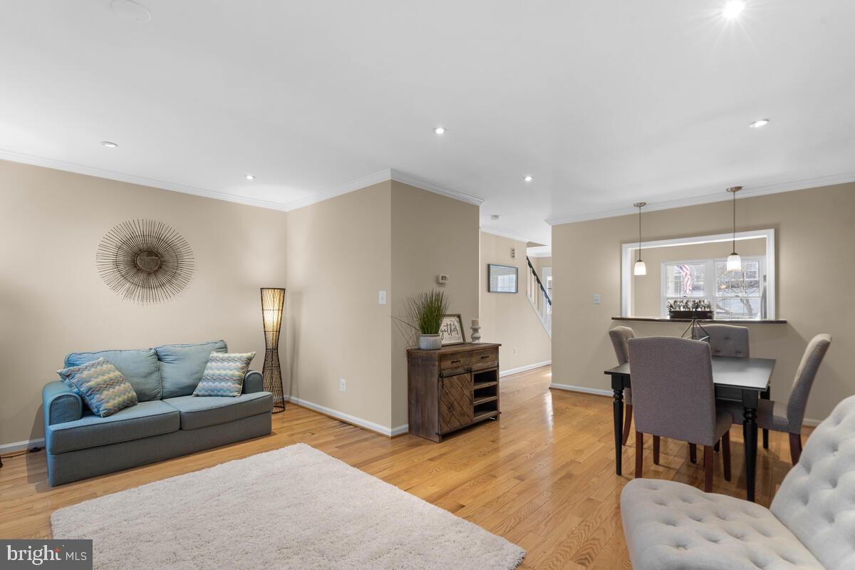 GUNNERS LAKE VILLAGE - Residential