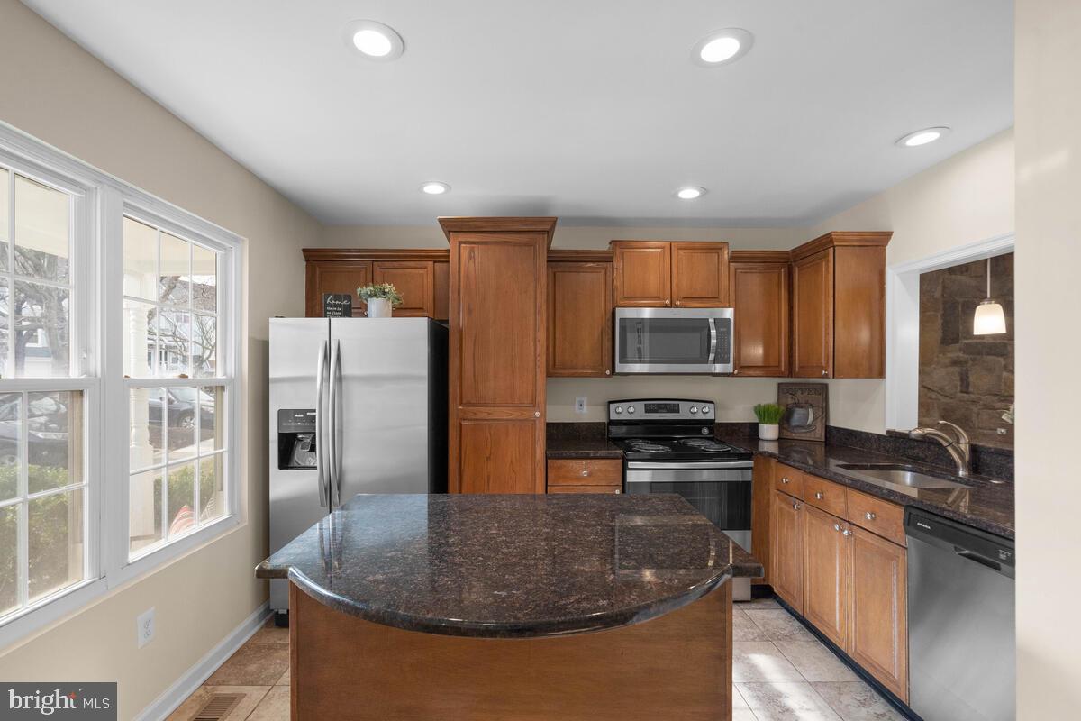 GUNNERS LAKE VILLAGE - Residential