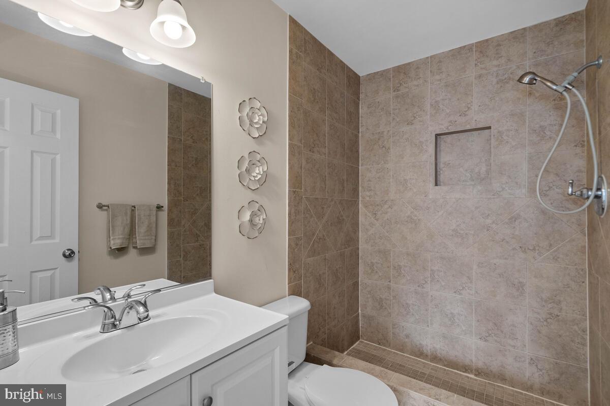 GUNNERS LAKE VILLAGE - Residential