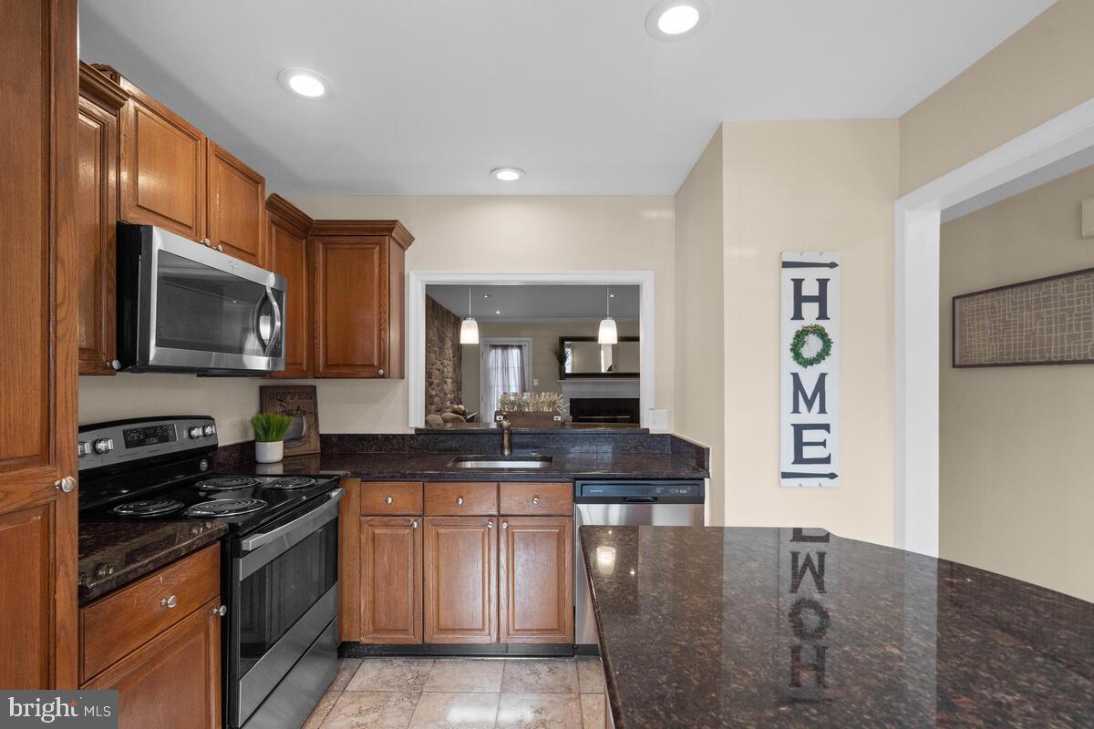 GUNNERS LAKE VILLAGE - Residential