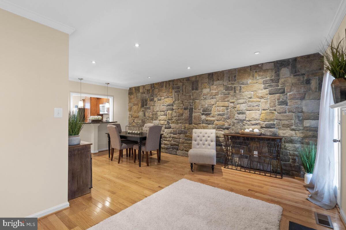 GUNNERS LAKE VILLAGE - Residential