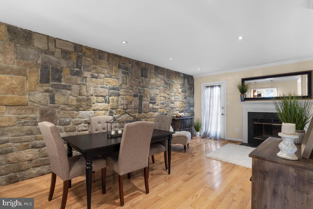 GUNNERS LAKE VILLAGE - Residential