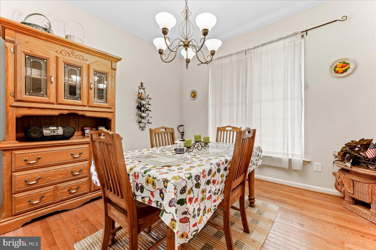 5 PEACEDALE COURT