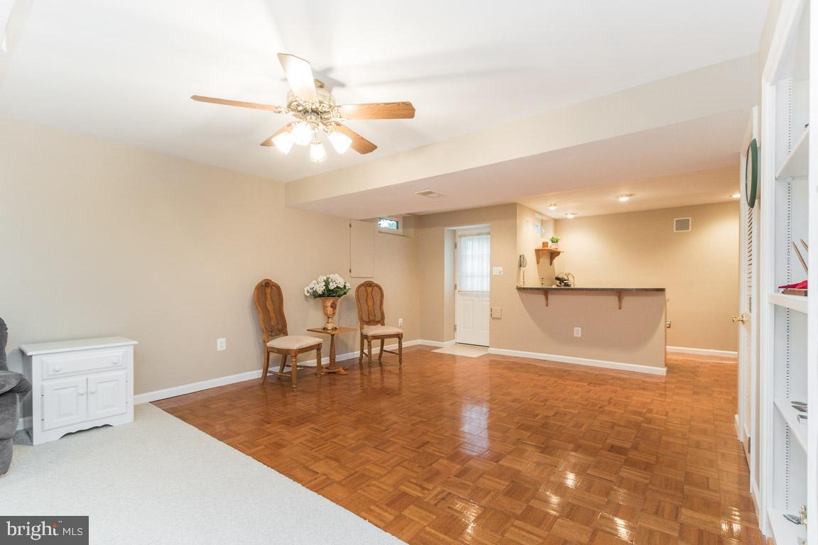 ASHBURN VILLAGE - Residential