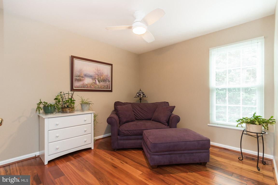 ASHBURN VILLAGE - Residential