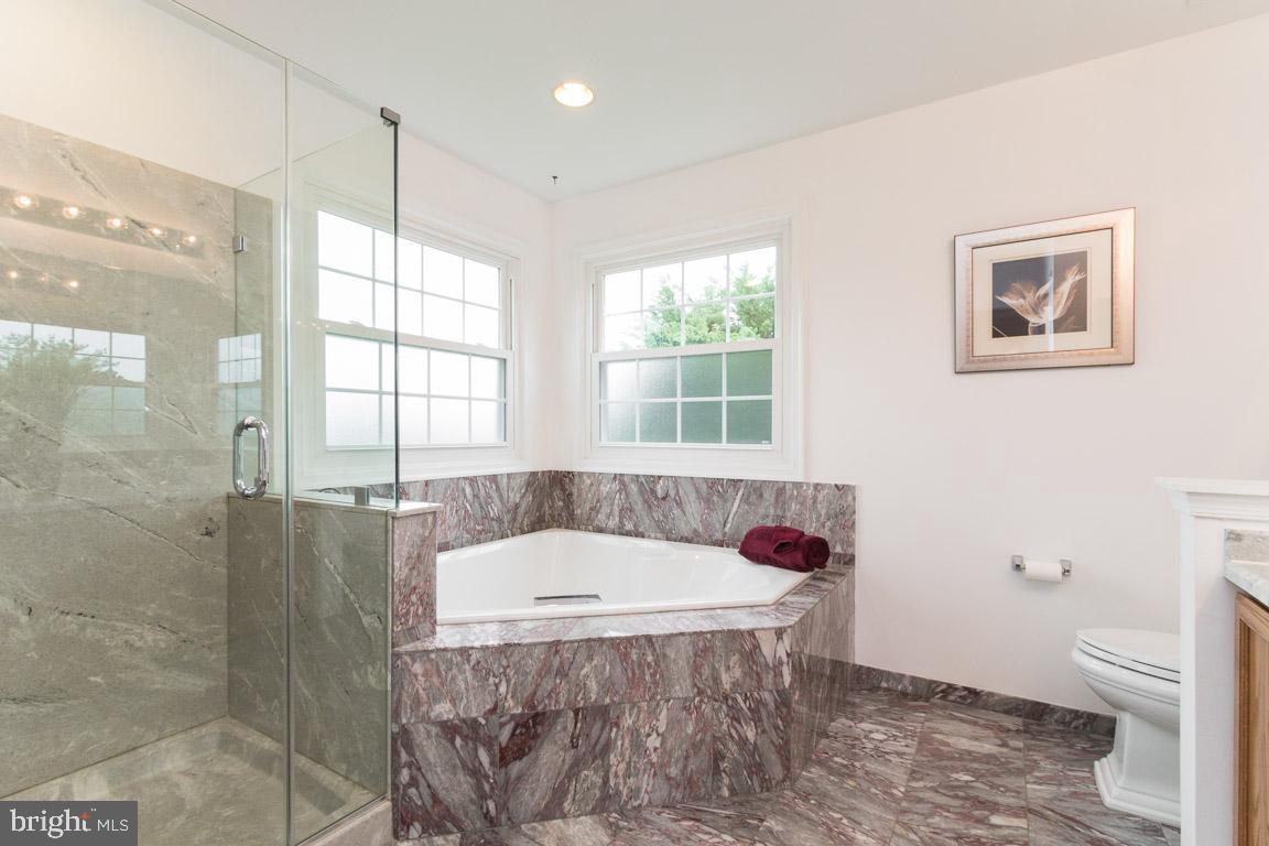 ASHBURN VILLAGE - Residential