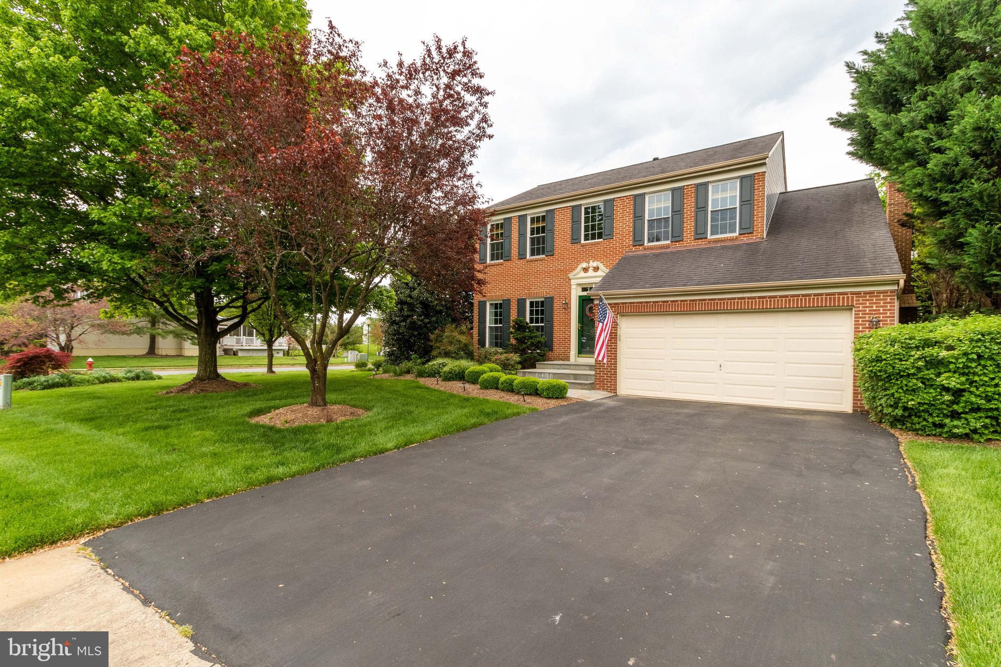 ASHBURN VILLAGE - Residential