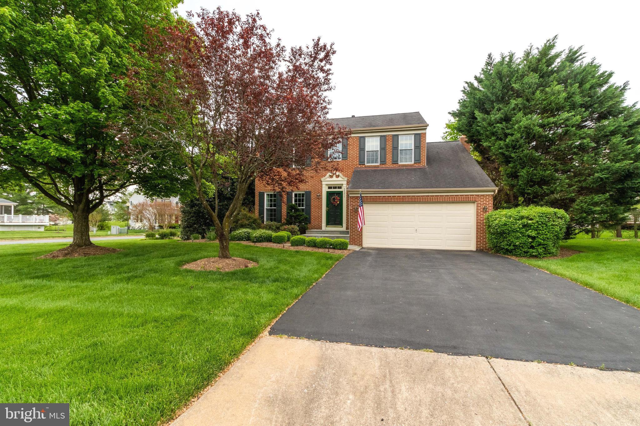 ASHBURN VILLAGE - Residential