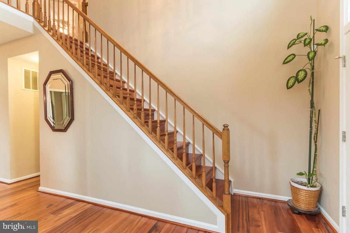 ASHBURN VILLAGE - Residential