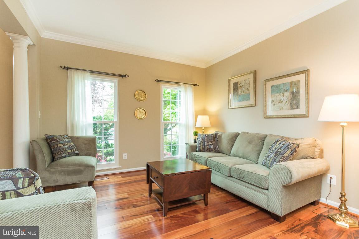 ASHBURN VILLAGE - Residential