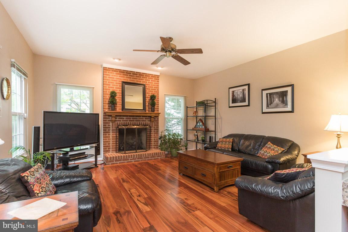 ASHBURN VILLAGE - Residential