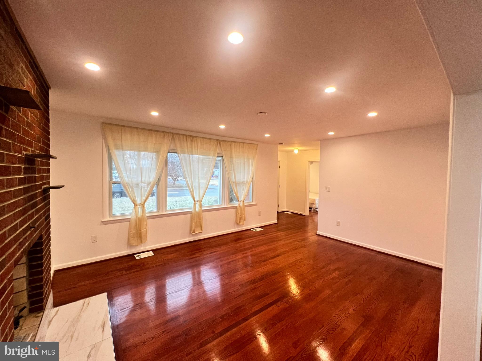 WALNUT HILL - Residential Lease