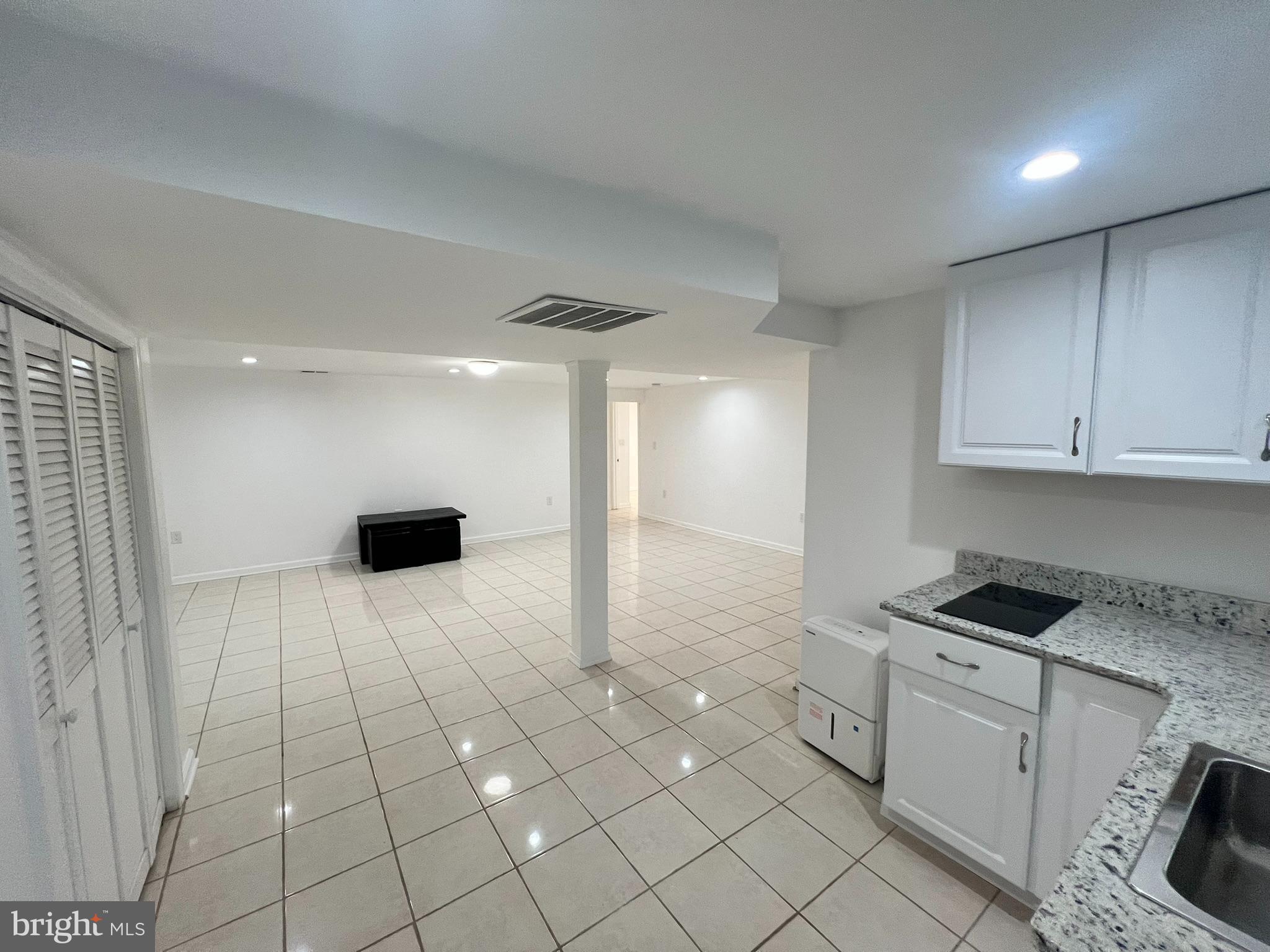 WALNUT HILL - Residential Lease