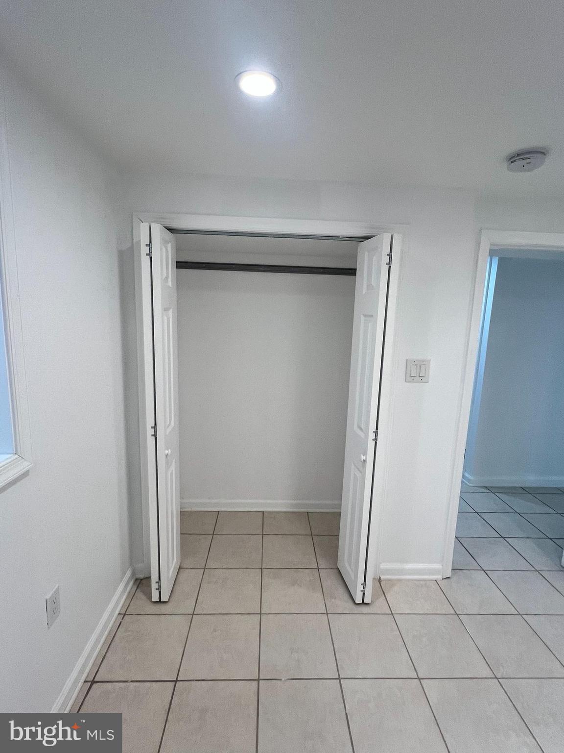 WALNUT HILL - Residential Lease