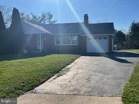 16529 S Westland Drive, Gaithersburg, MD MLS: MDMC2165572