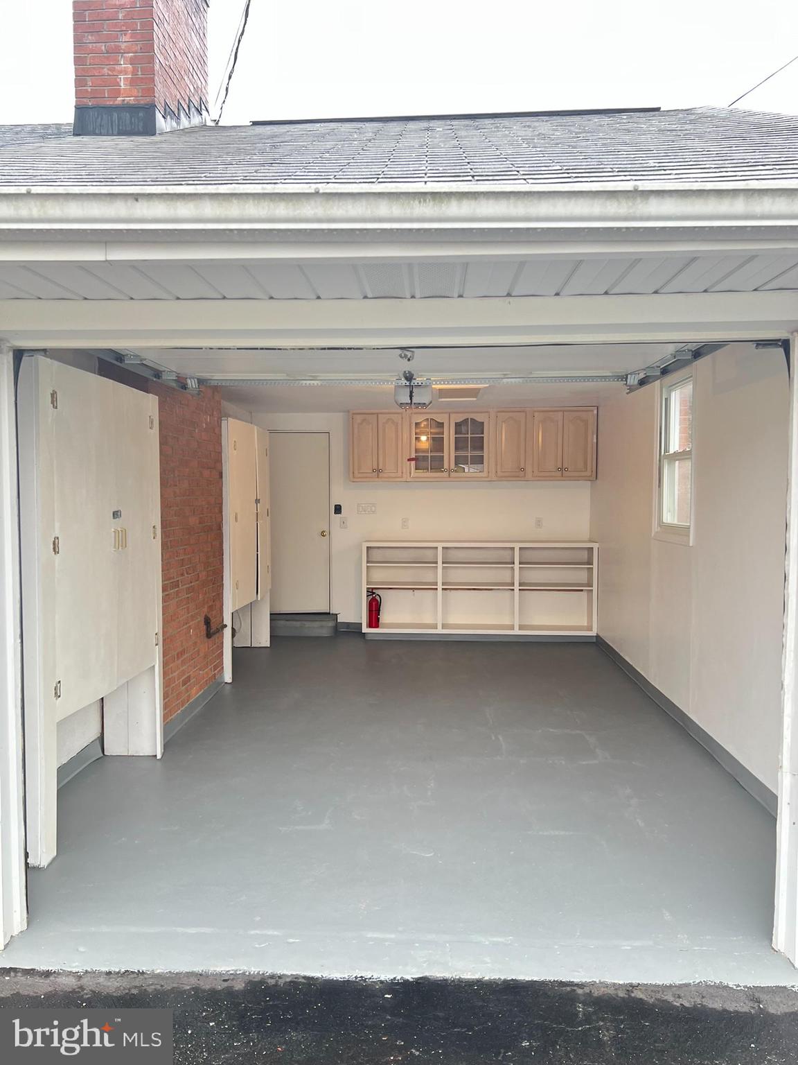 WALNUT HILL - Residential Lease