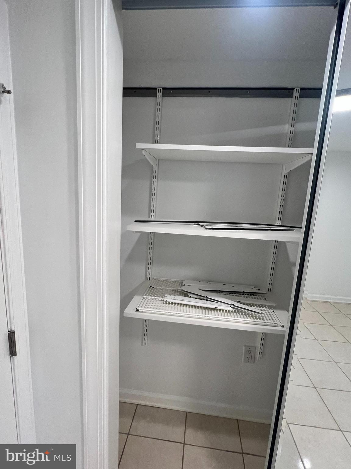 WALNUT HILL - Residential Lease