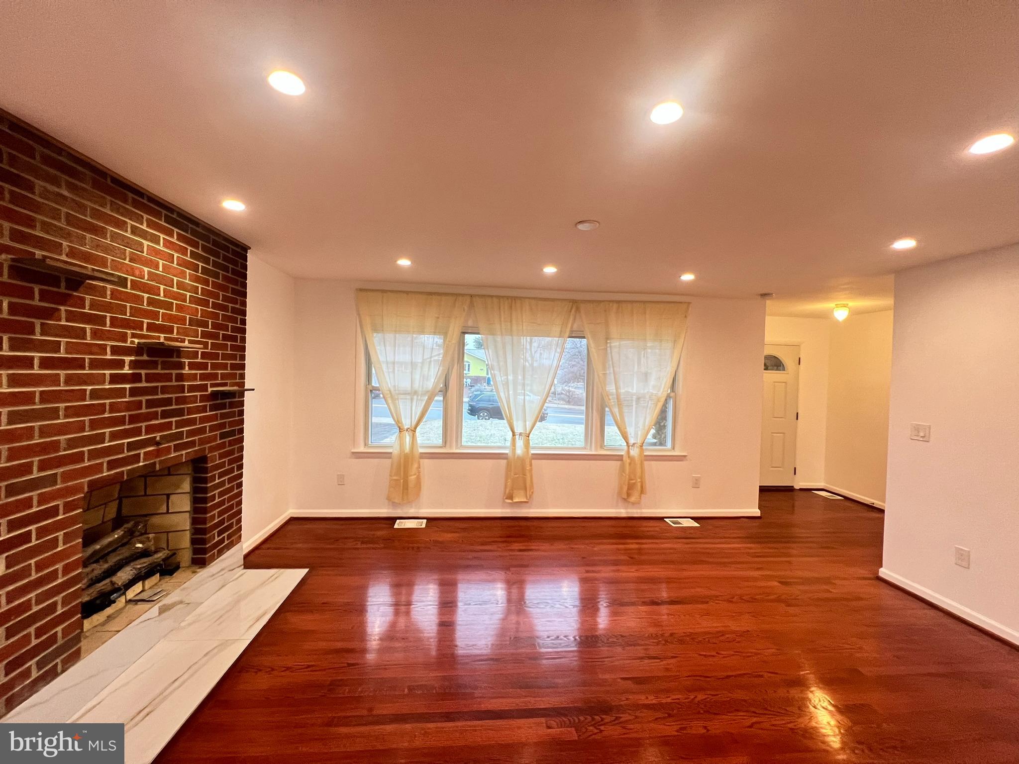 WALNUT HILL - Residential Lease