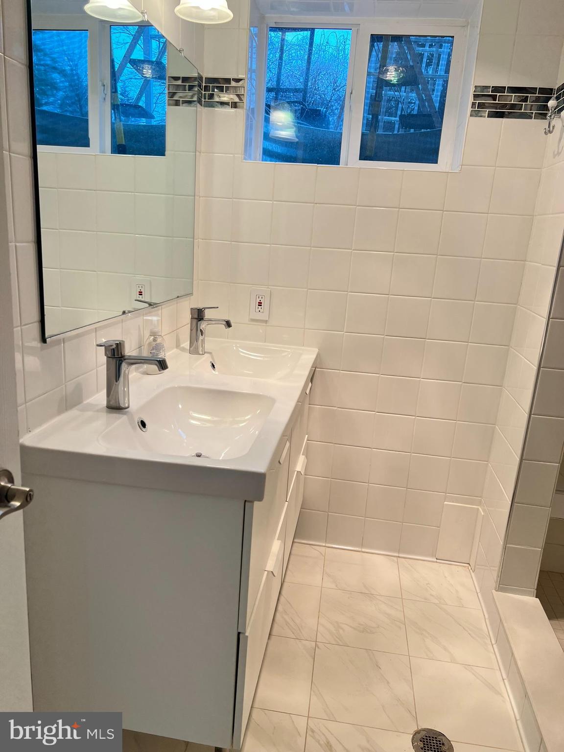 WALNUT HILL - Residential Lease