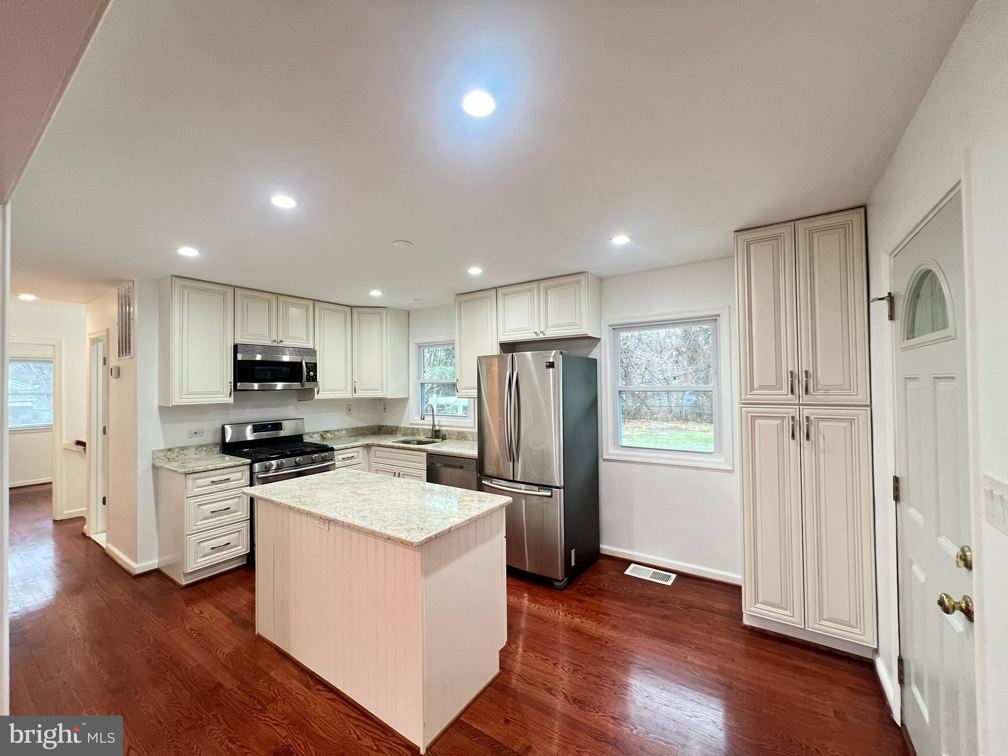 WALNUT HILL - Residential Lease