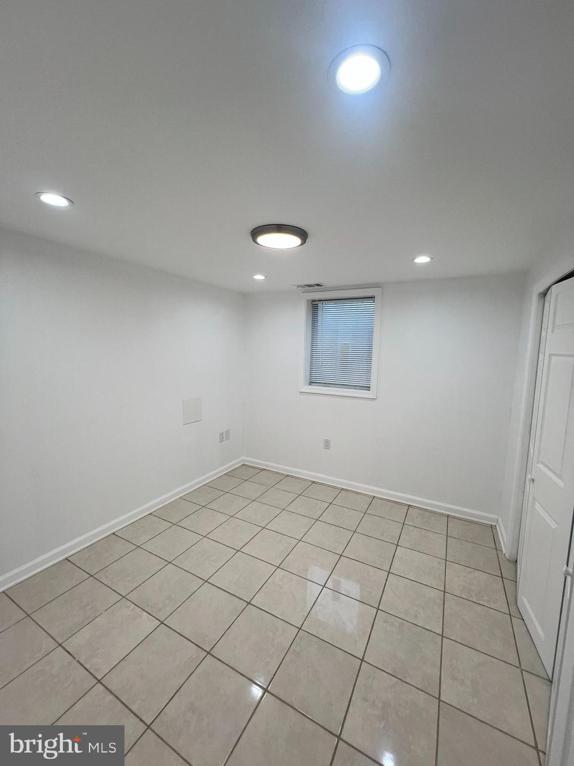 WALNUT HILL - Residential Lease