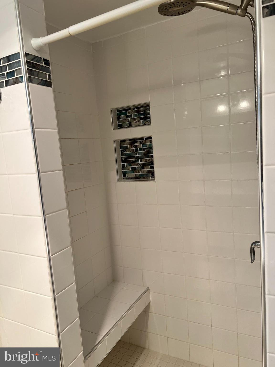 WALNUT HILL - Residential Lease