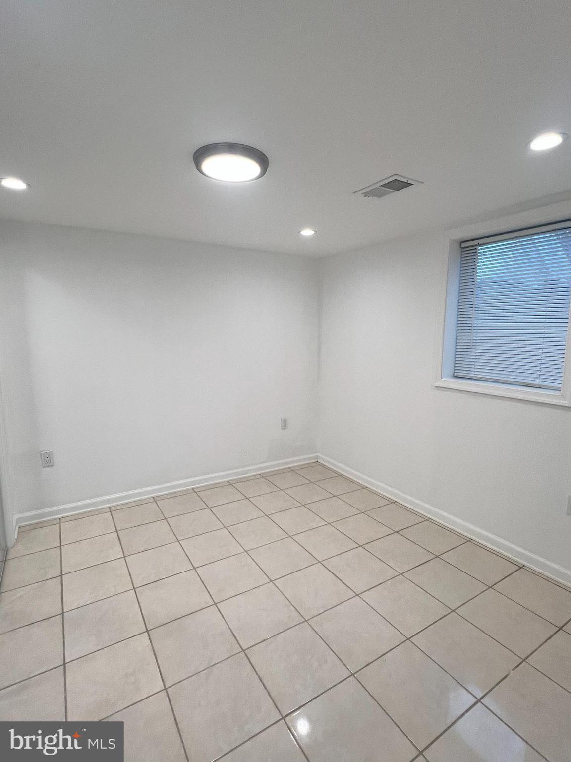 WALNUT HILL - Residential Lease