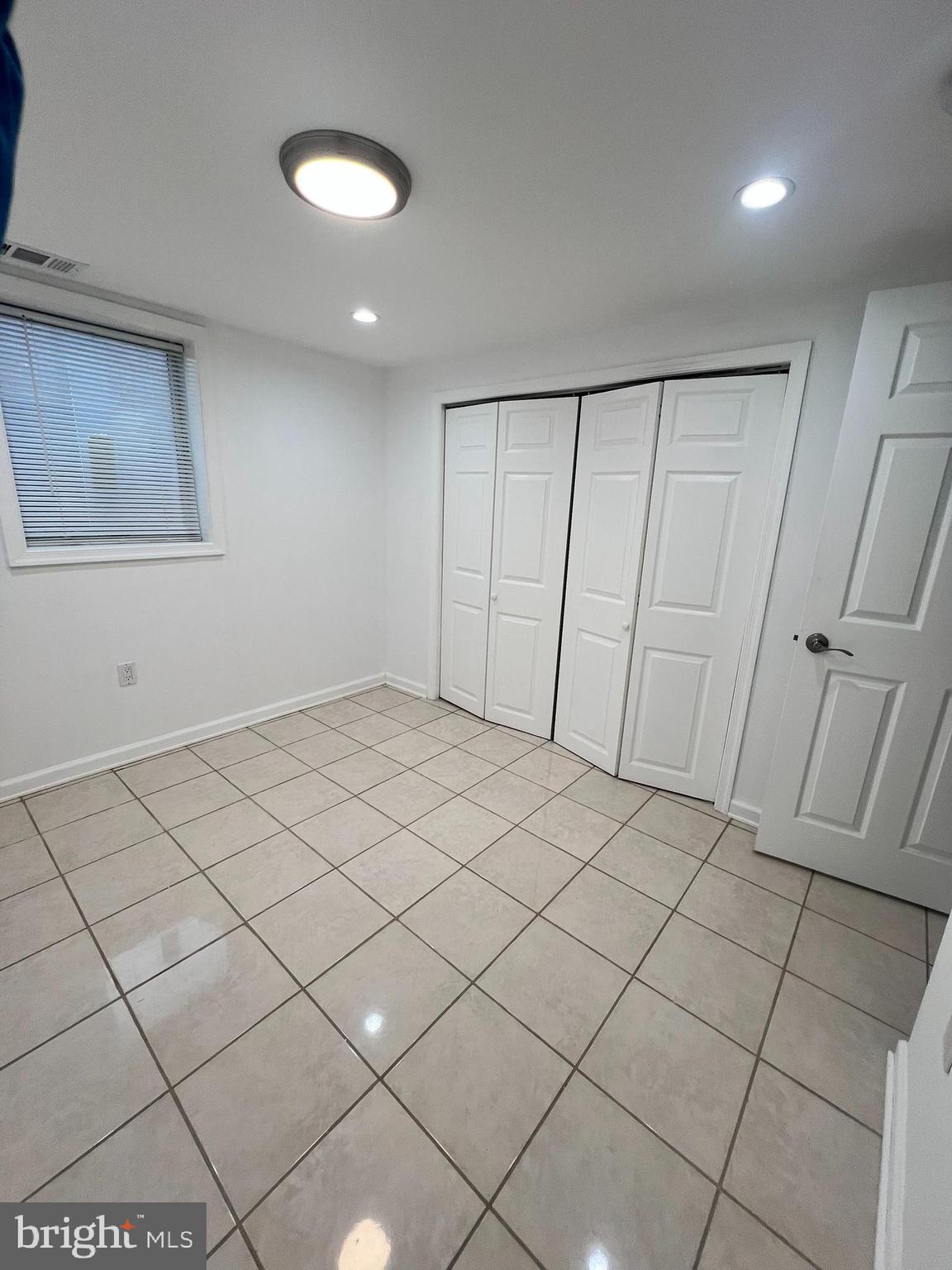 WALNUT HILL - Residential Lease