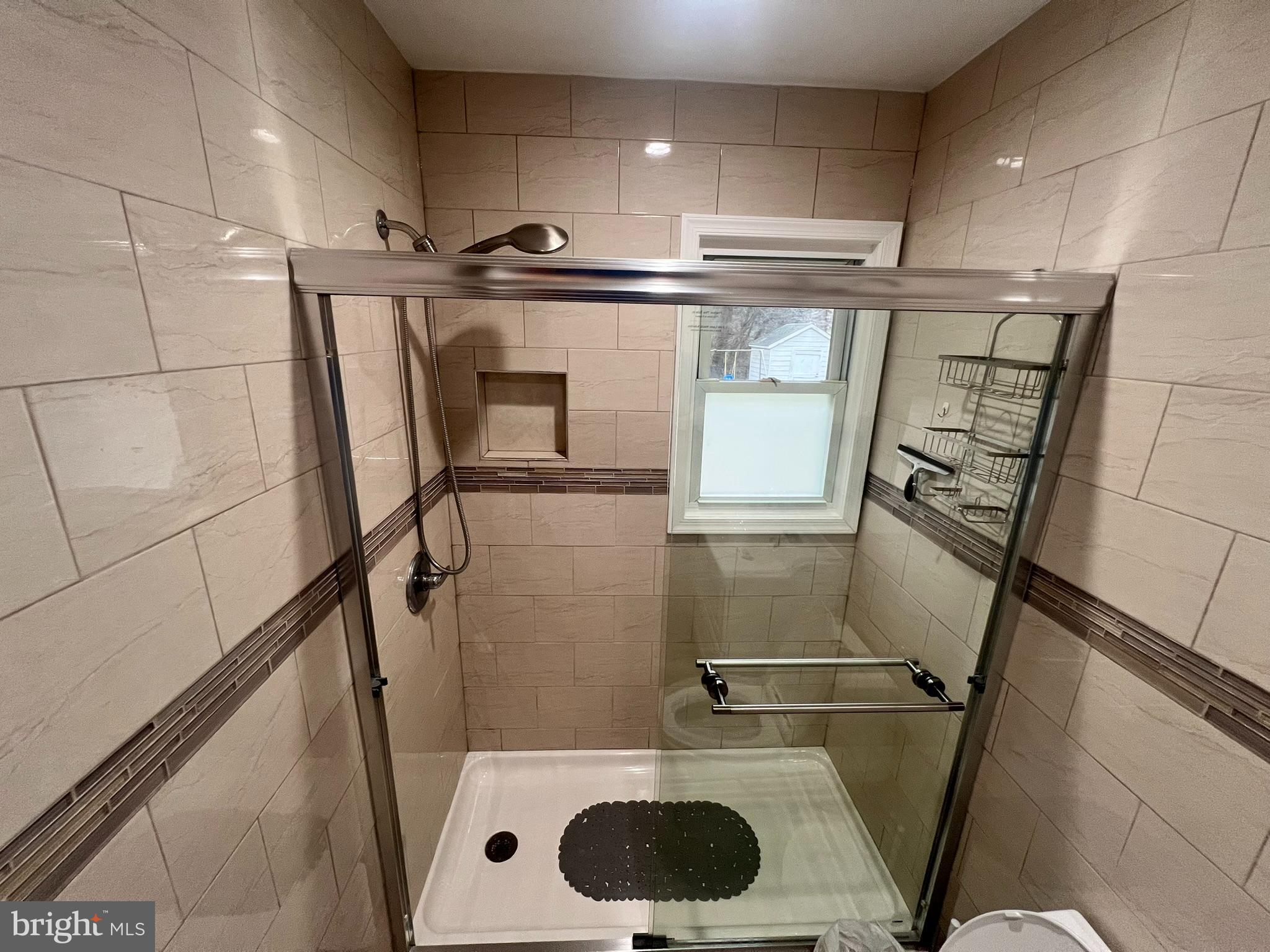 WALNUT HILL - Residential Lease