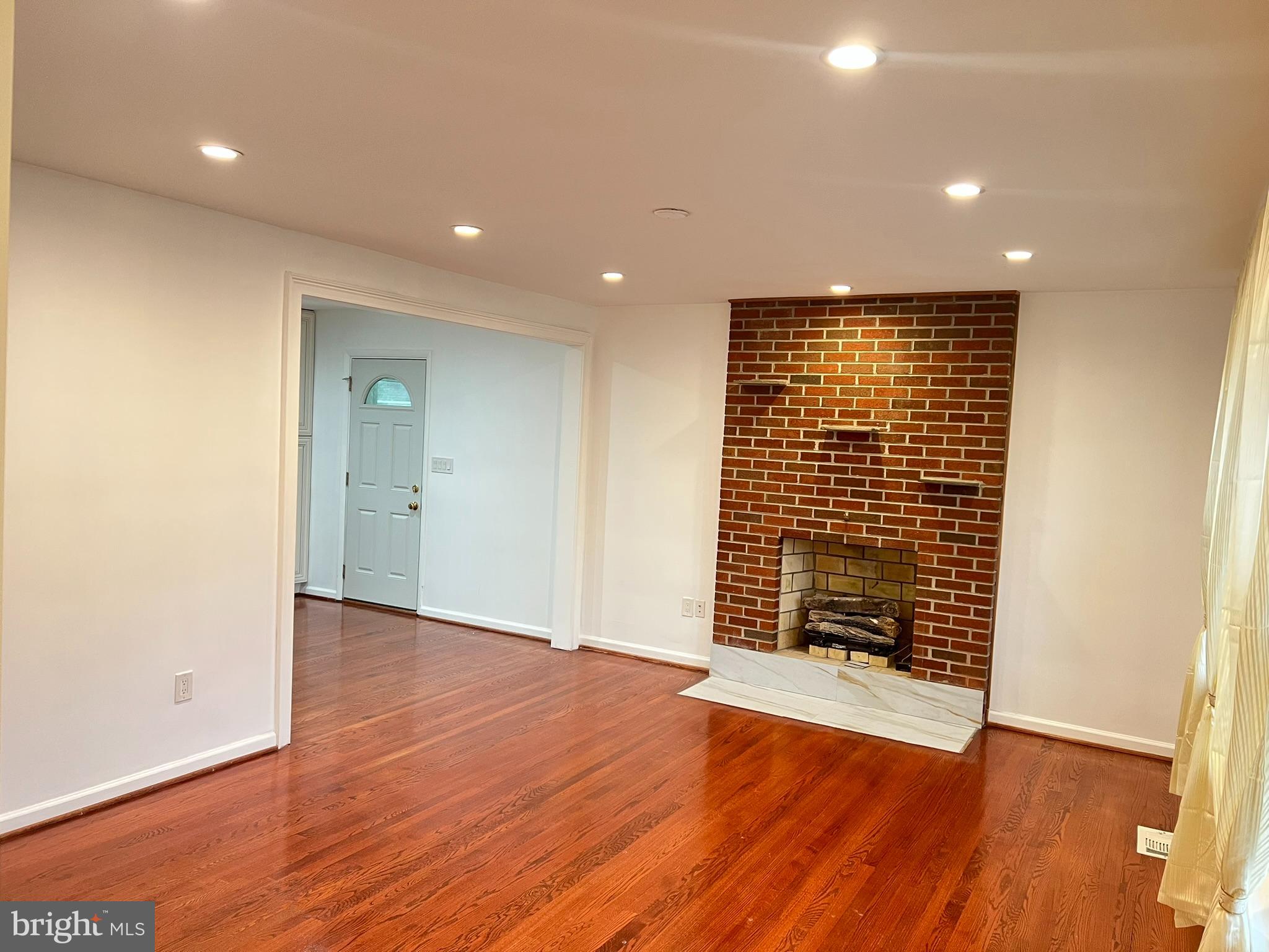 WALNUT HILL - Residential Lease