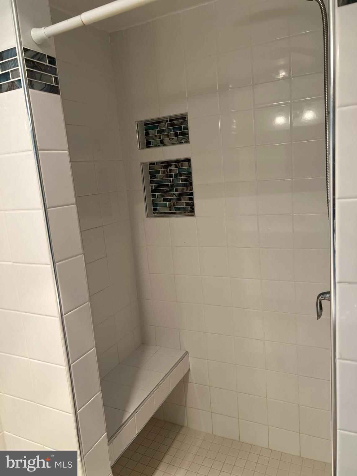 WALNUT HILL - Residential Lease