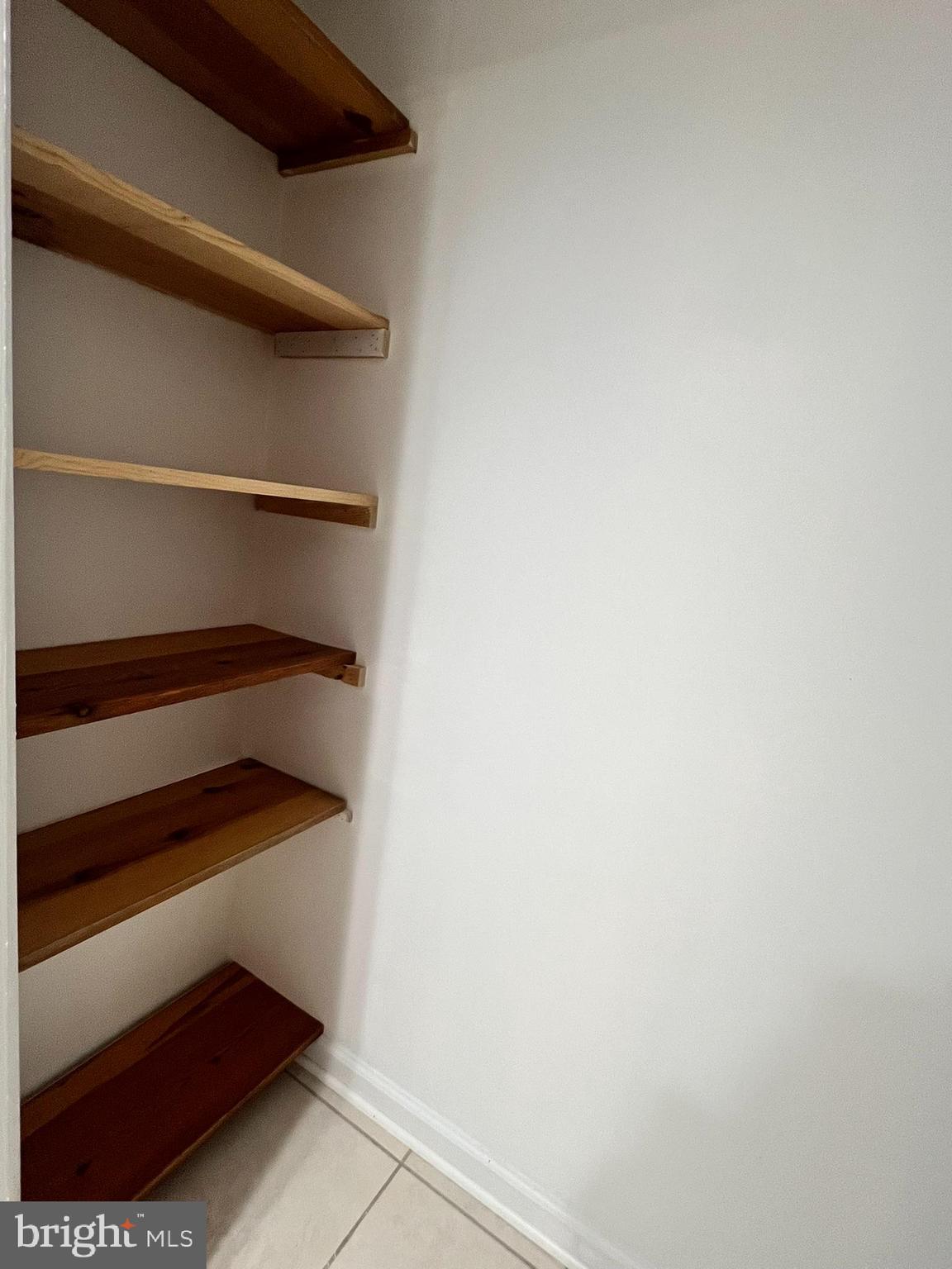 WALNUT HILL - Residential Lease