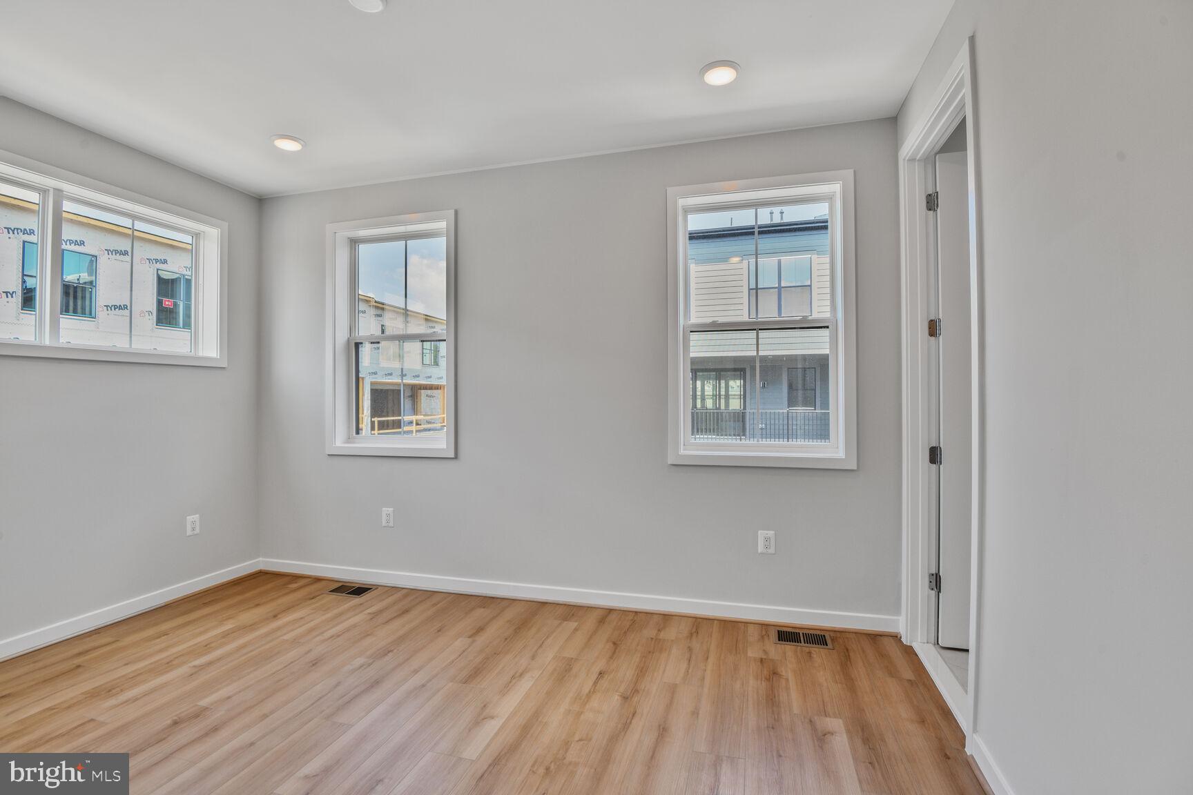 NORTH BETHESDA - Residential Lease