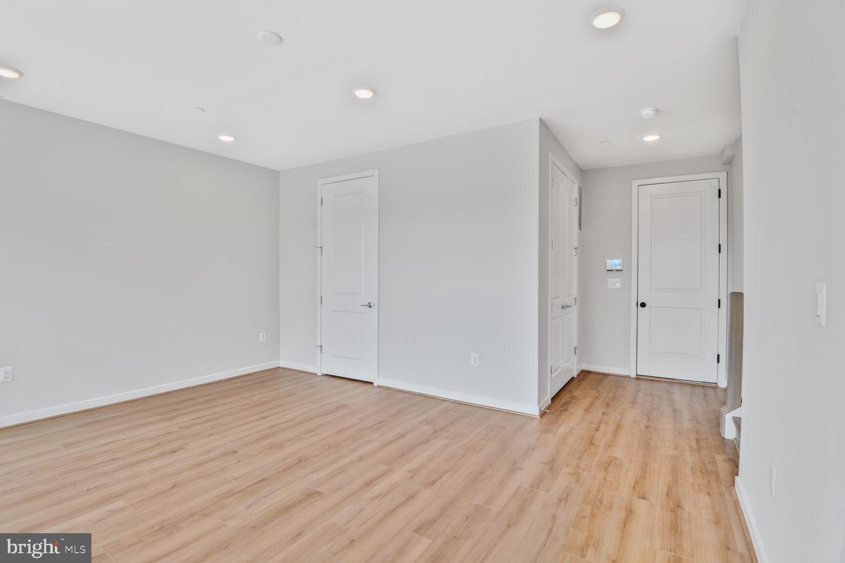 NORTH BETHESDA - Residential Lease