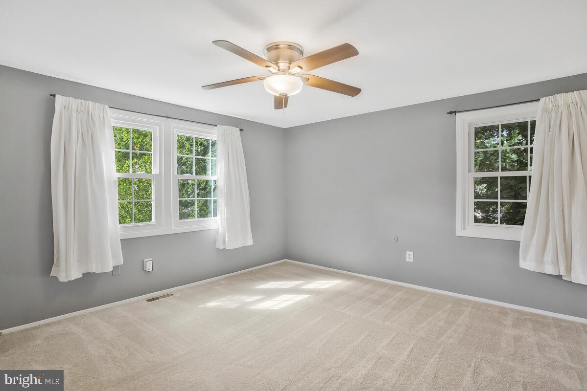 YORKTOWN - Residential