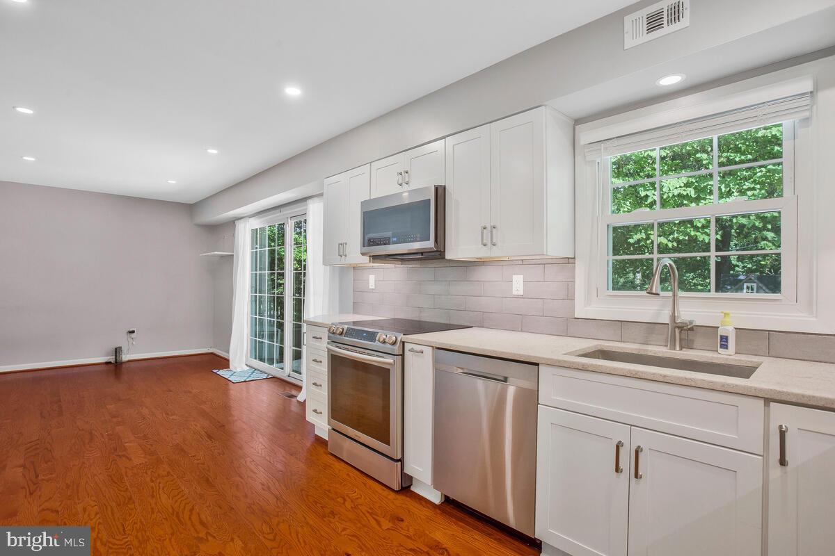 YORKTOWN - Residential