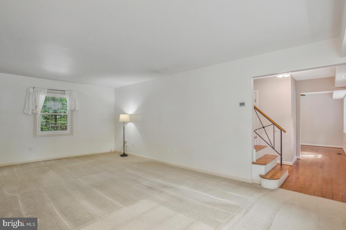 YORKTOWN - Residential