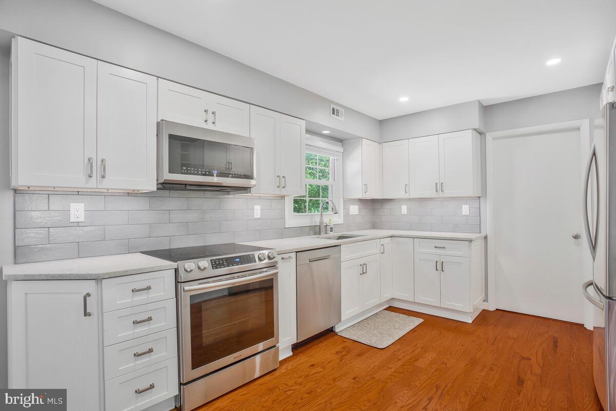 YORKTOWN - Residential