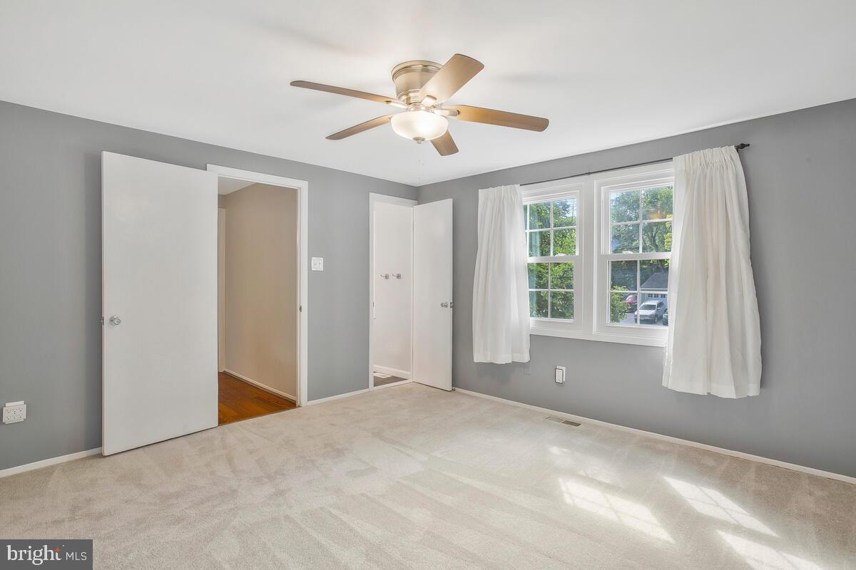 YORKTOWN - Residential