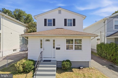 Photo of 1205 Quincy Street, ARLINGTON, VA 22201 (MLS # VAAR2080016)